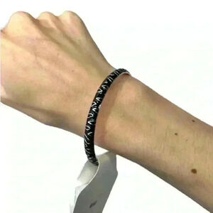 NWT Beauty Women’s Black Silver Bangle  Braclet Jewellery Accessory